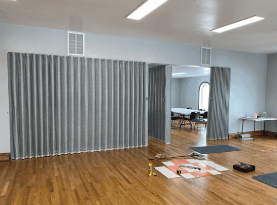 Room dividers with acoustic properties
